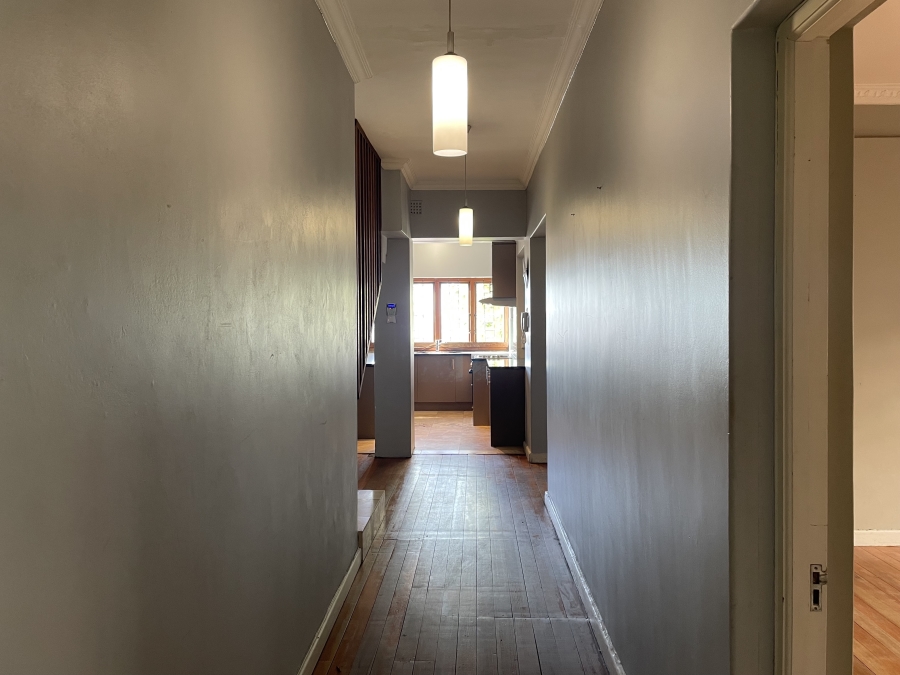 To Let 3 Bedroom Property for Rent in Vredehoek Western Cape
